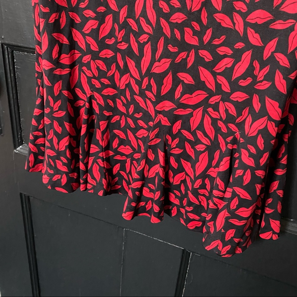 DIANE VON FURSTENBERG Red And Black Kiss Silk dress size 0 - Picture 2 of 5